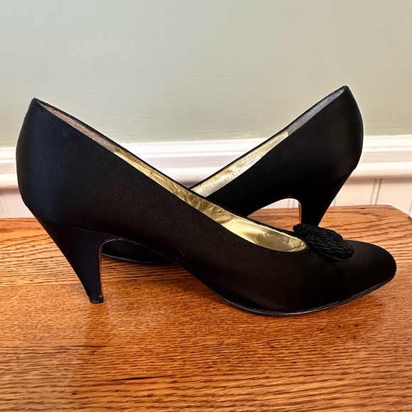 Vintage Ferragamo Heels - Picture 5 of 10